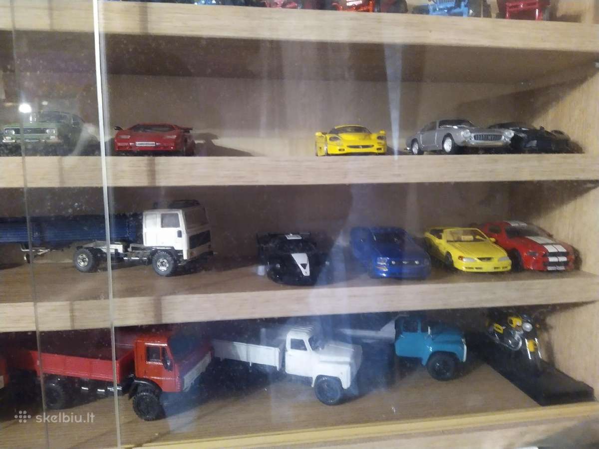 Parduodu modeliukus 1:43mastelio.kaina derinama - nuotraukos Nr. 2