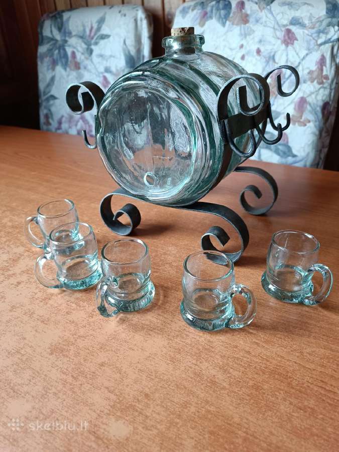 Bokalas su bokaliukais