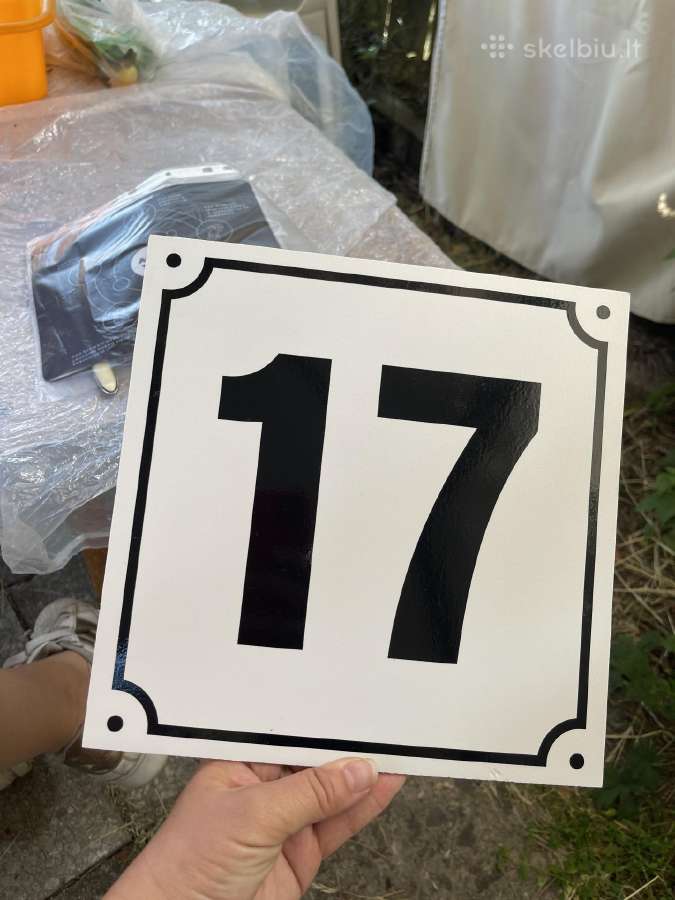 17 numeris