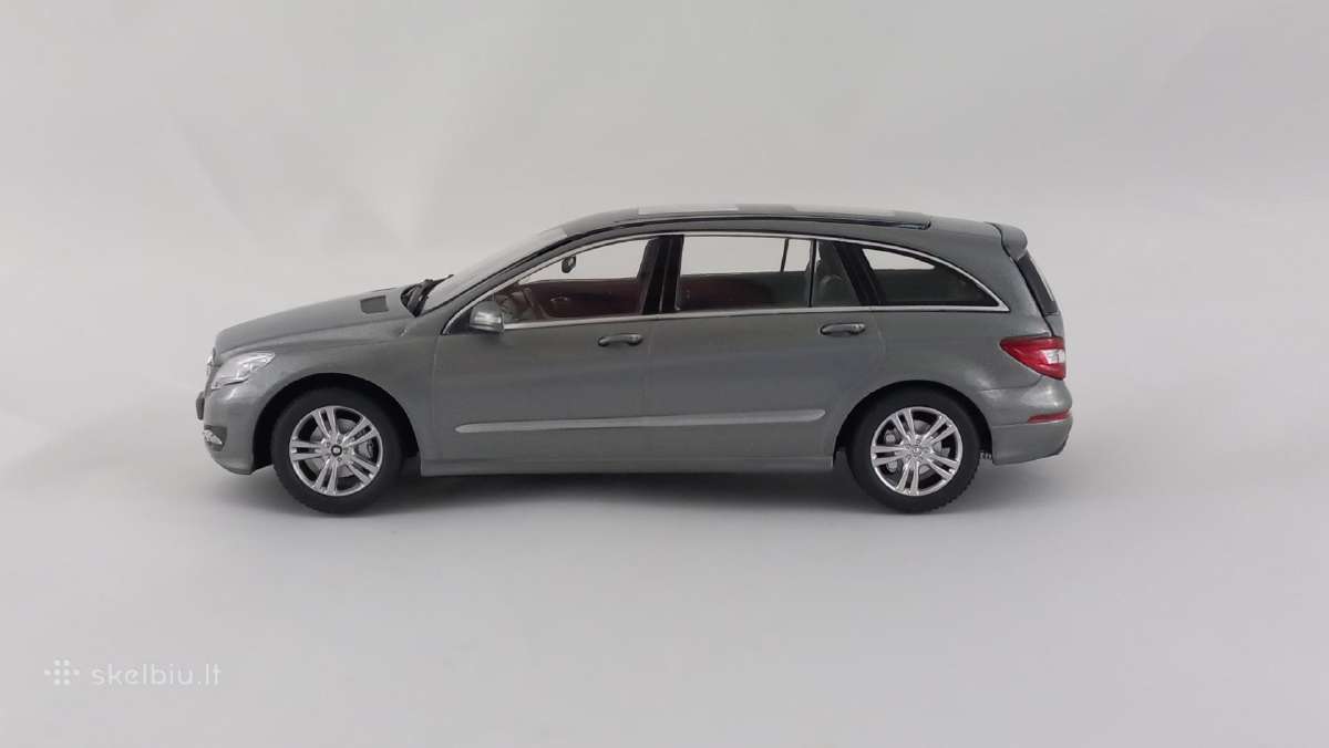 1/43 modeliukai MB R-class V251