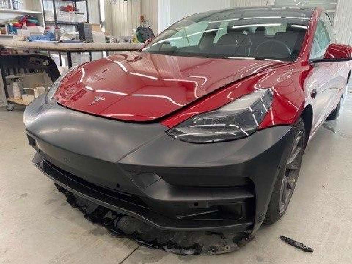 Tesla Model 3 bamperis startech.de