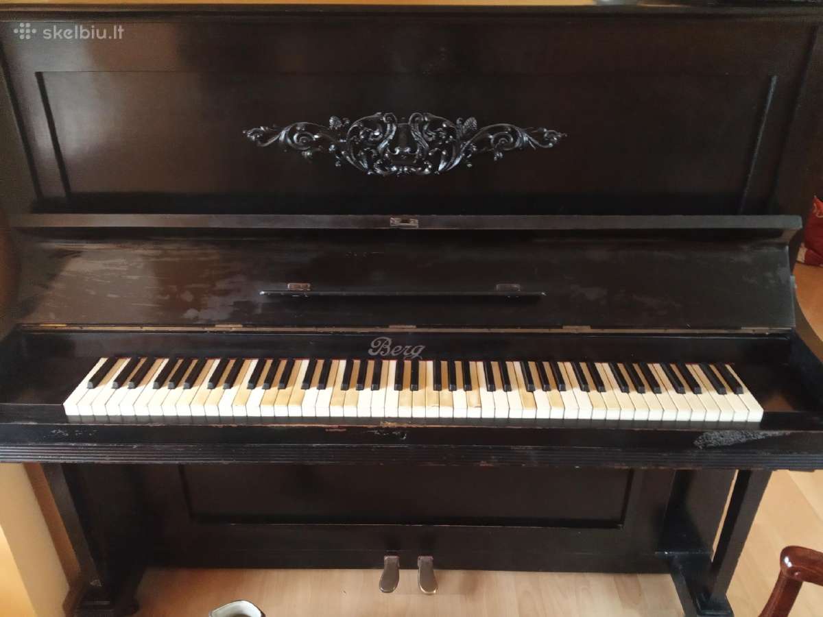 Antikvarinis pianinas Berg