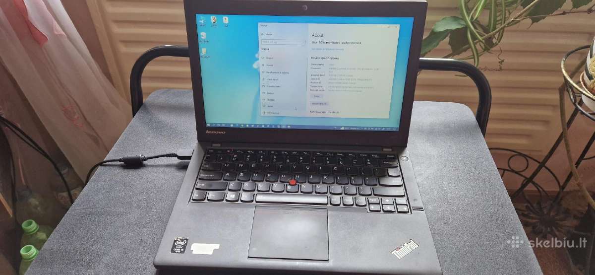 Lenovo Thinkpad x240 8gb RAM 256gb core i5