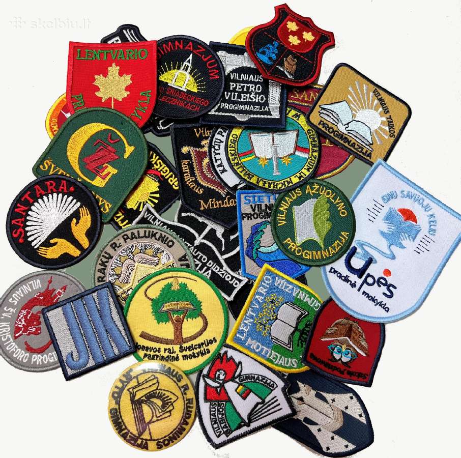 Siuvinėtos mokyklinės emblemos