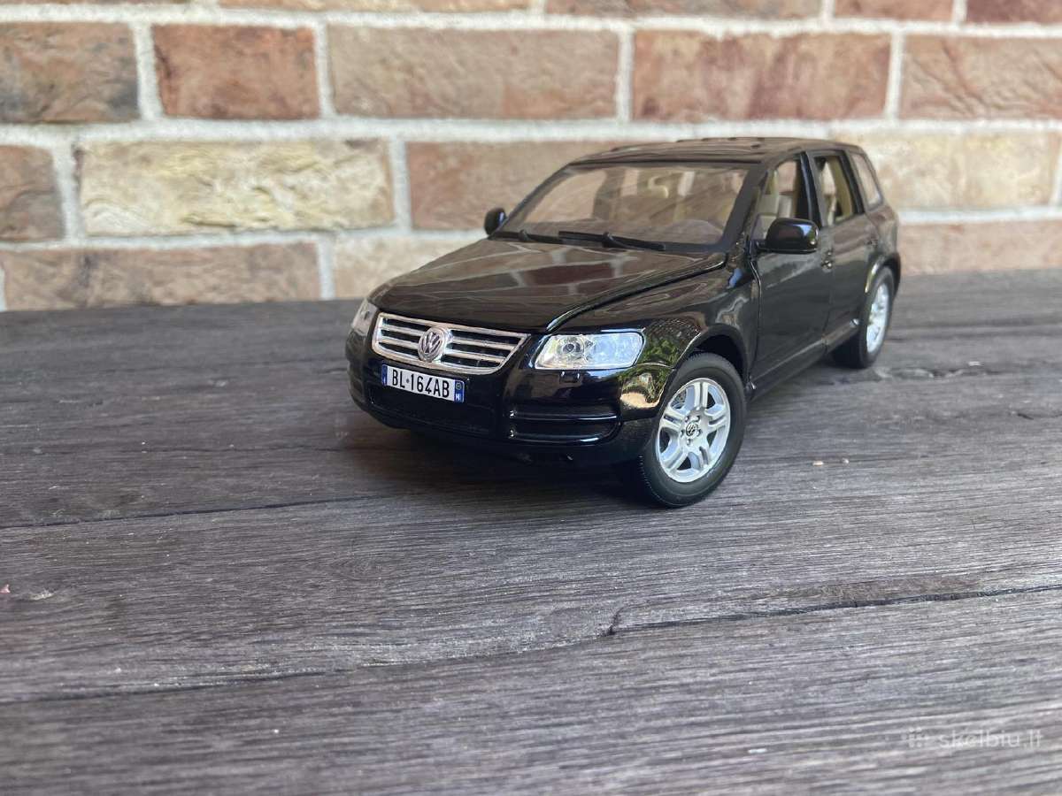VW Touareg kolekcinis modeliukas 1:18 atsidaro - nuotraukos Nr. 2