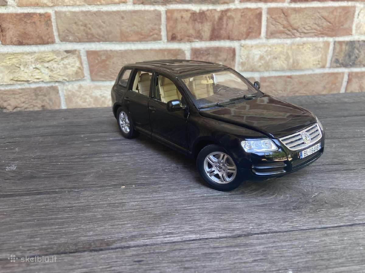 VW Touareg kolekcinis modeliukas 1:18 atsidaro - nuotraukos Nr. 3