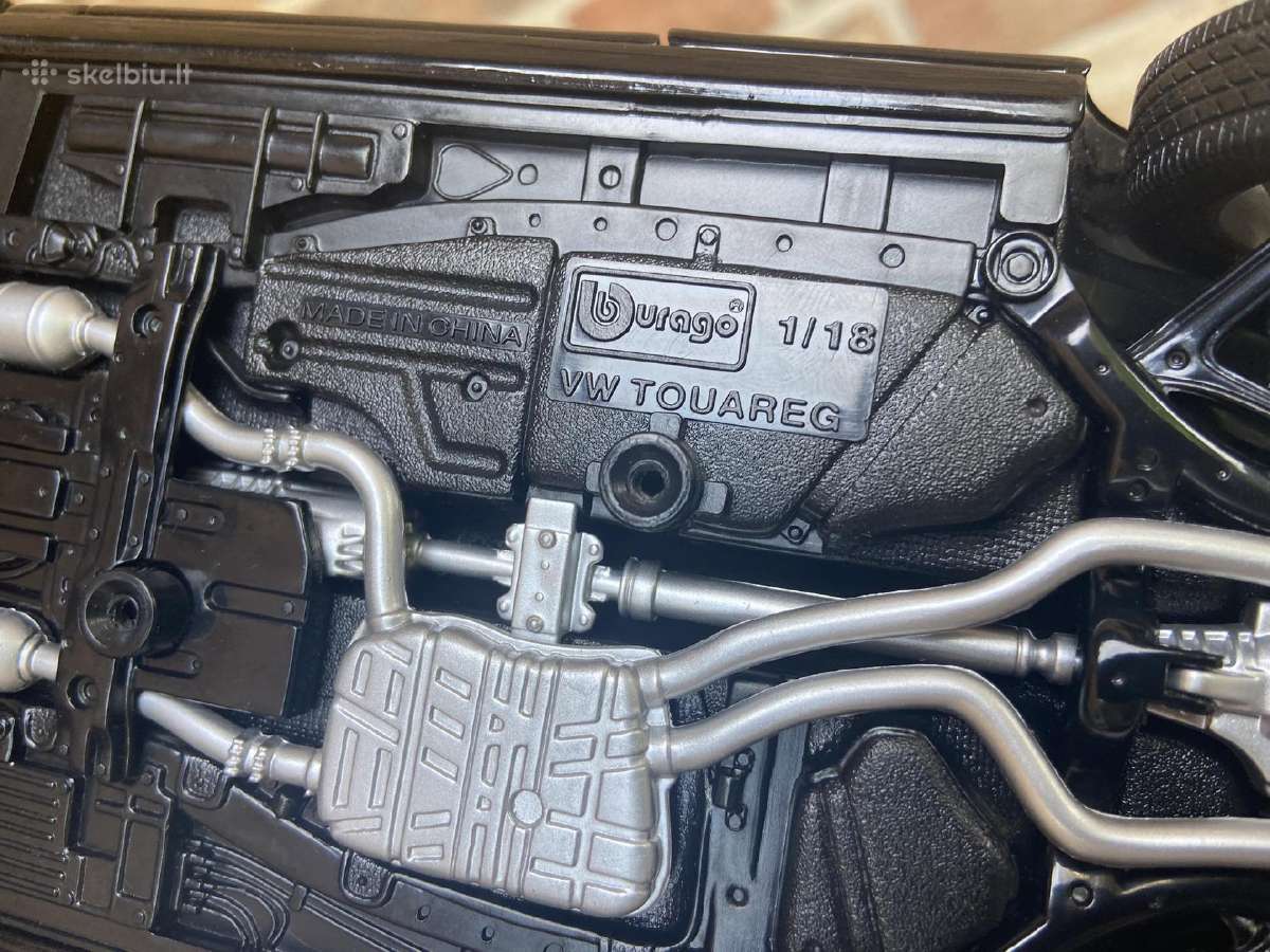 VW Touareg kolekcinis modeliukas 1:18 atsidaro - nuotraukos Nr. 5