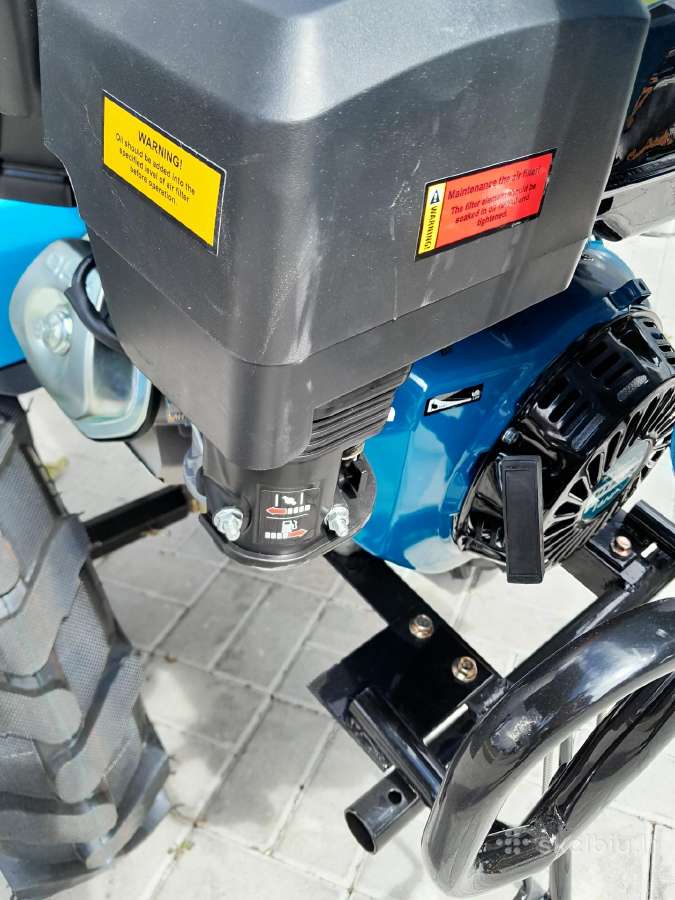 Galingas motoblokas su priedais - nuotraukos Nr. 5