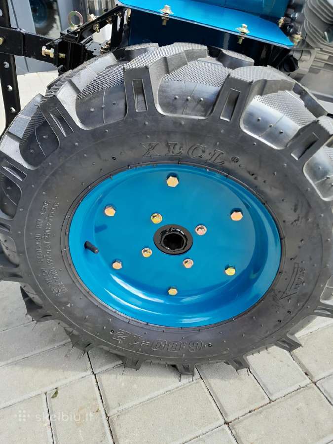 Galingas motoblokas su priedais - nuotraukos Nr. 6