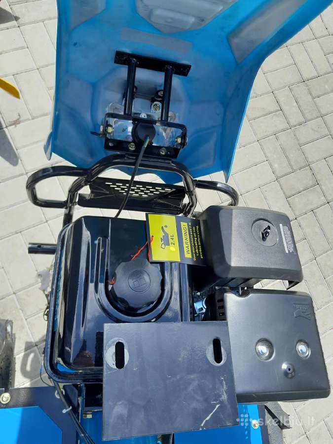 Galingas motoblokas su priedais - nuotraukos Nr. 15