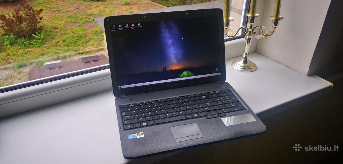 Samsung i3/15,6"/6gb/SSD+HDD/w10