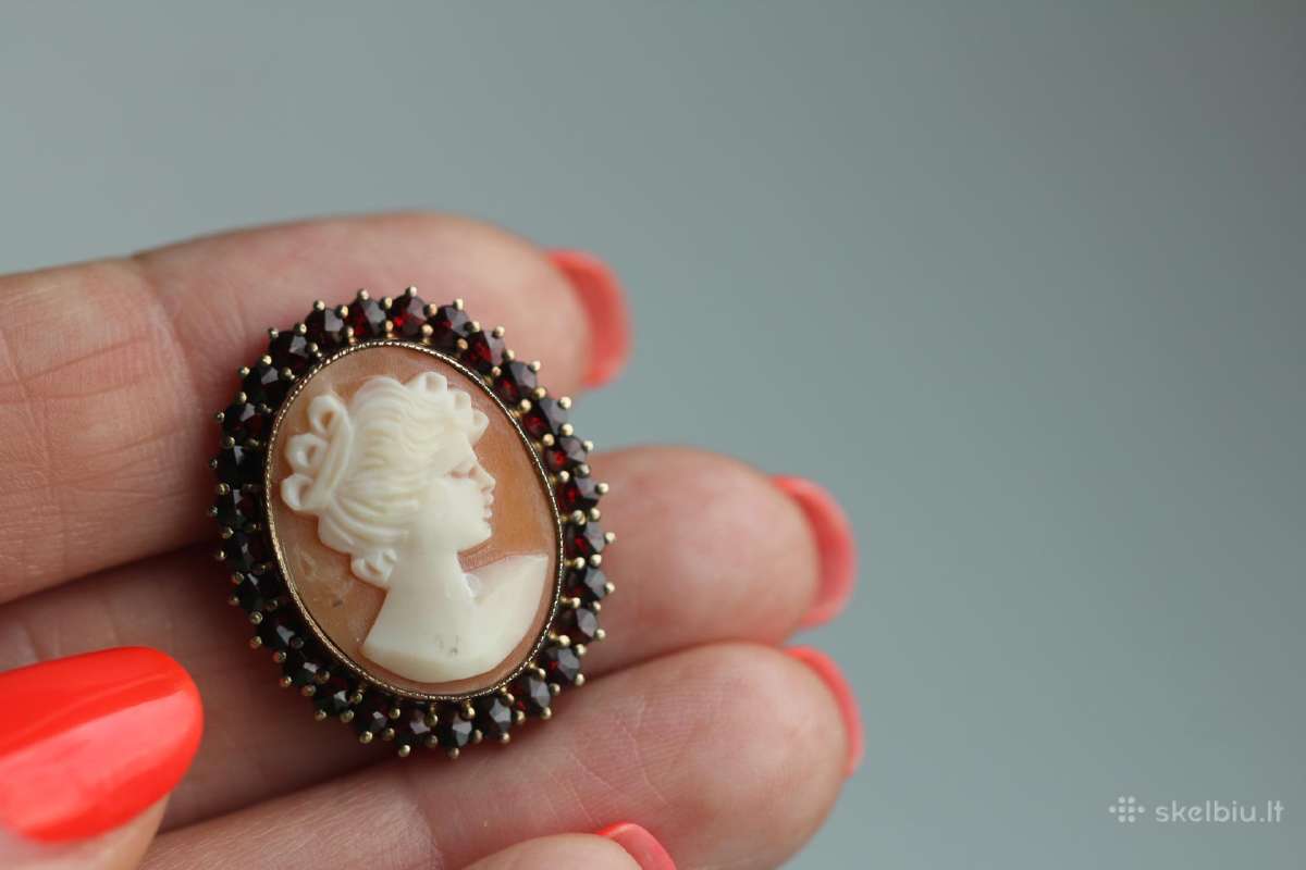 Vintage Hgr 830 S auksuota cameo sage su granatais