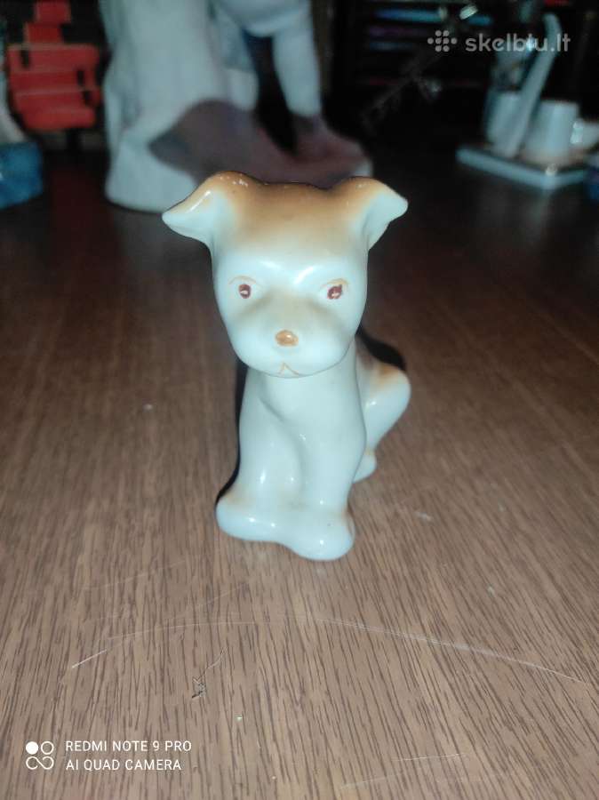 Tarybinė porceleno statulėlė