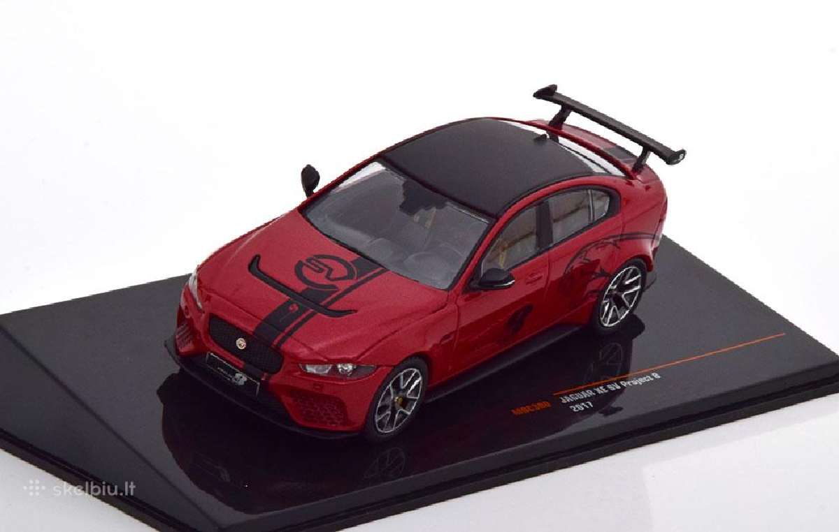 Jaguar Xe Sv Project 8 2017 1/43, Ixo