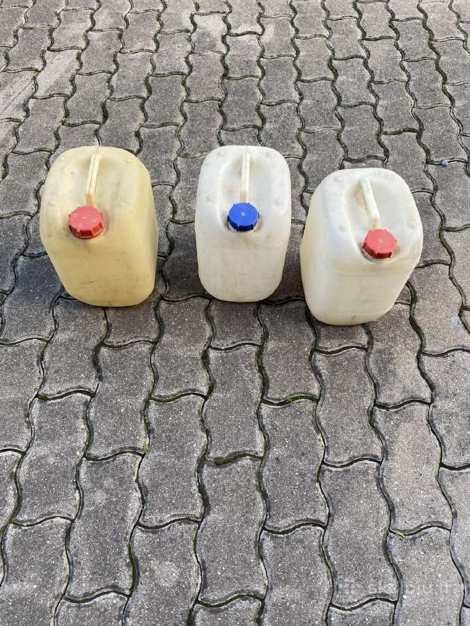 Parduodami plastikiniai bakeliai - nuotraukos Nr. 2