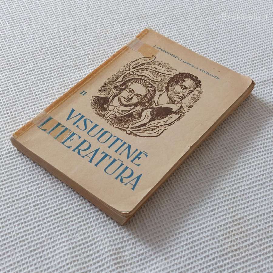 1942 m. knyga " Visotinė Literatūra ".
