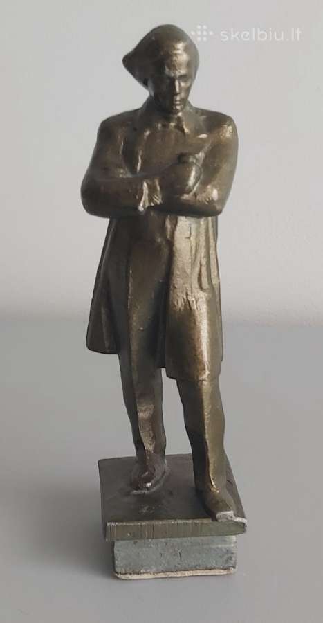 Černiševskis statulelė - nuotraukos Nr. 2