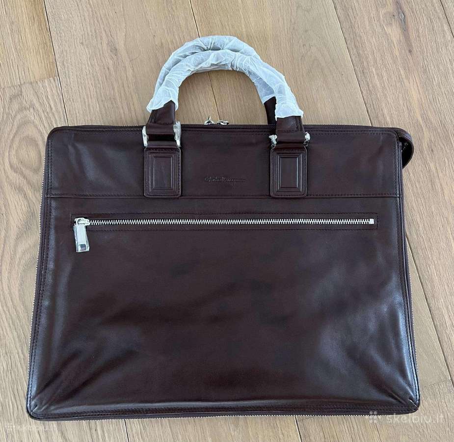 Stilingas ir funkcionalus portfelis Ferragamo slim