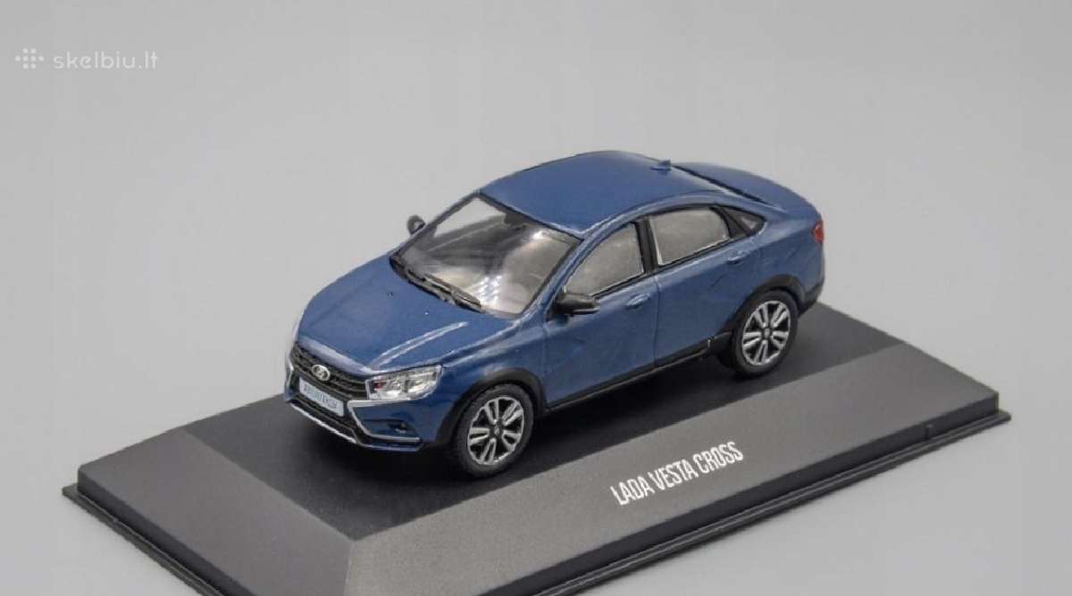 Lada Vest Cross