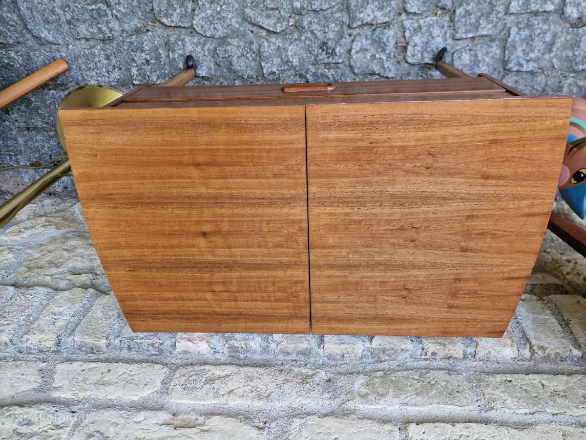 Vintažinė mid century tikmedžio komodėlė-siūlinė - nuotraukos Nr. 5
