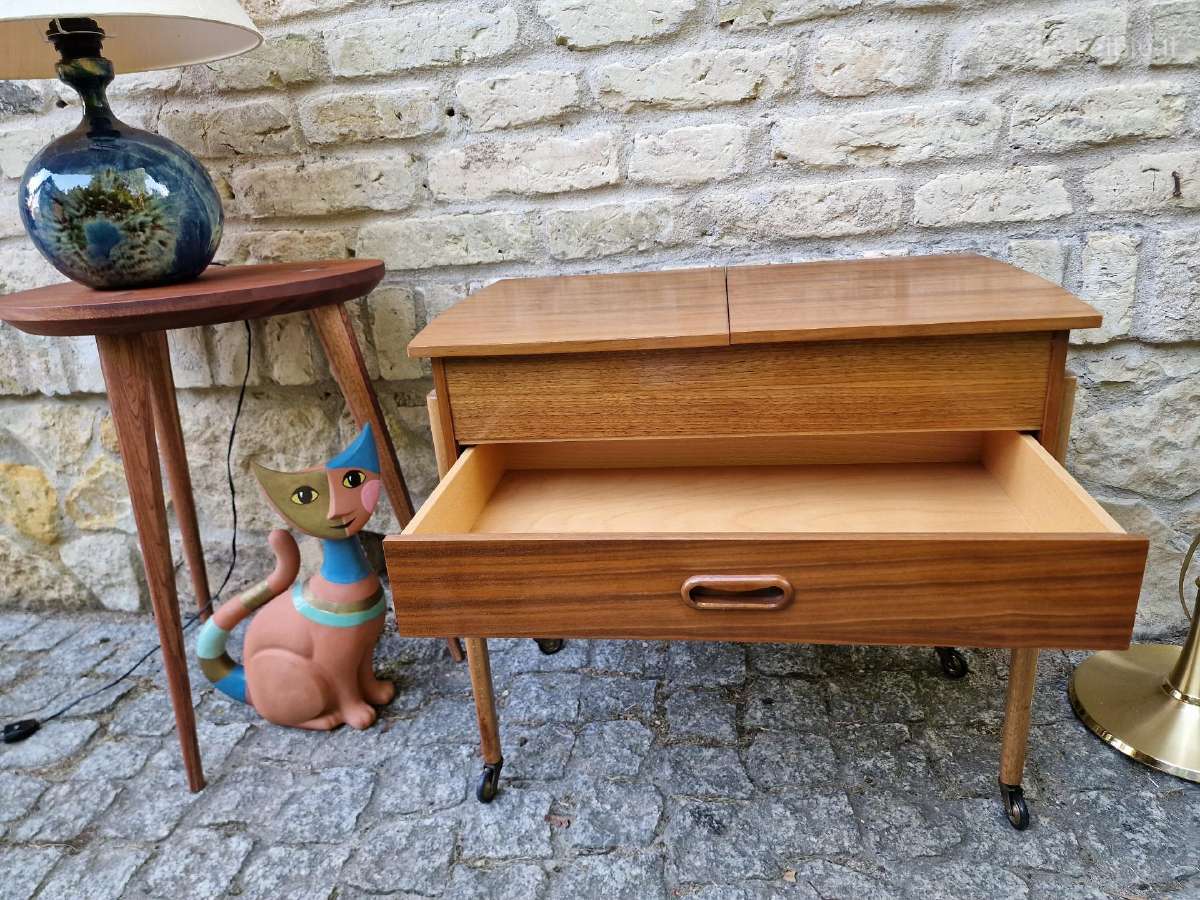 Vintažinė mid century tikmedžio komodėlė-siūlinė - nuotraukos Nr. 7