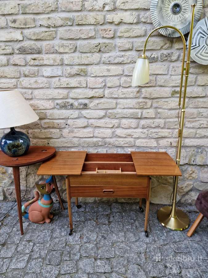 Vintažinė mid century tikmedžio komodėlė-siūlinė - nuotraukos Nr. 12