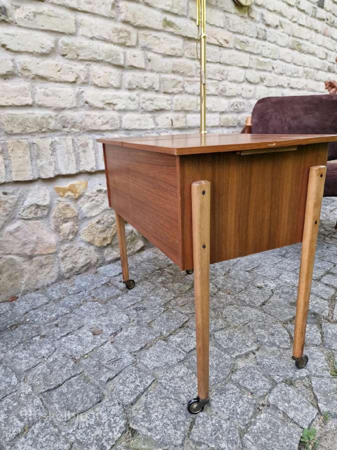 Vintažinė mid century tikmedžio komodėlė-siūlinė - nuotraukos Nr. 16
