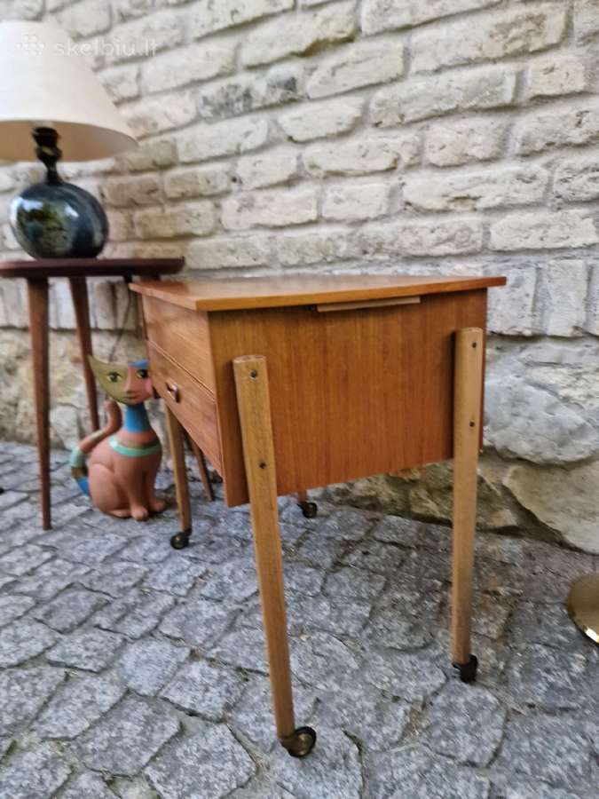 Vintažinė mid century tikmedžio komodėlė-siūlinė - nuotraukos Nr. 17