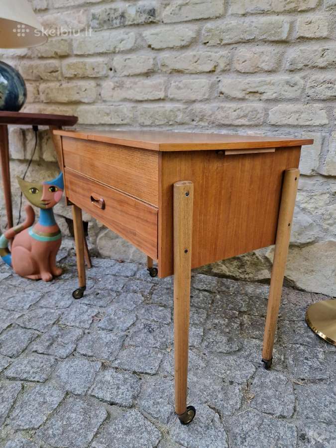 Vintažinė mid century tikmedžio komodėlė-siūlinė - nuotraukos Nr. 18