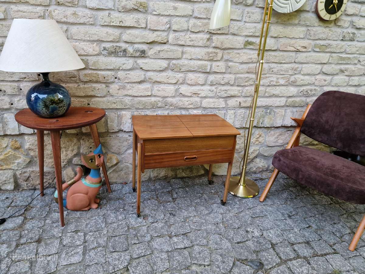 Vintažinė mid century tikmedžio komodėlė-siūlinė - nuotraukos Nr. 24