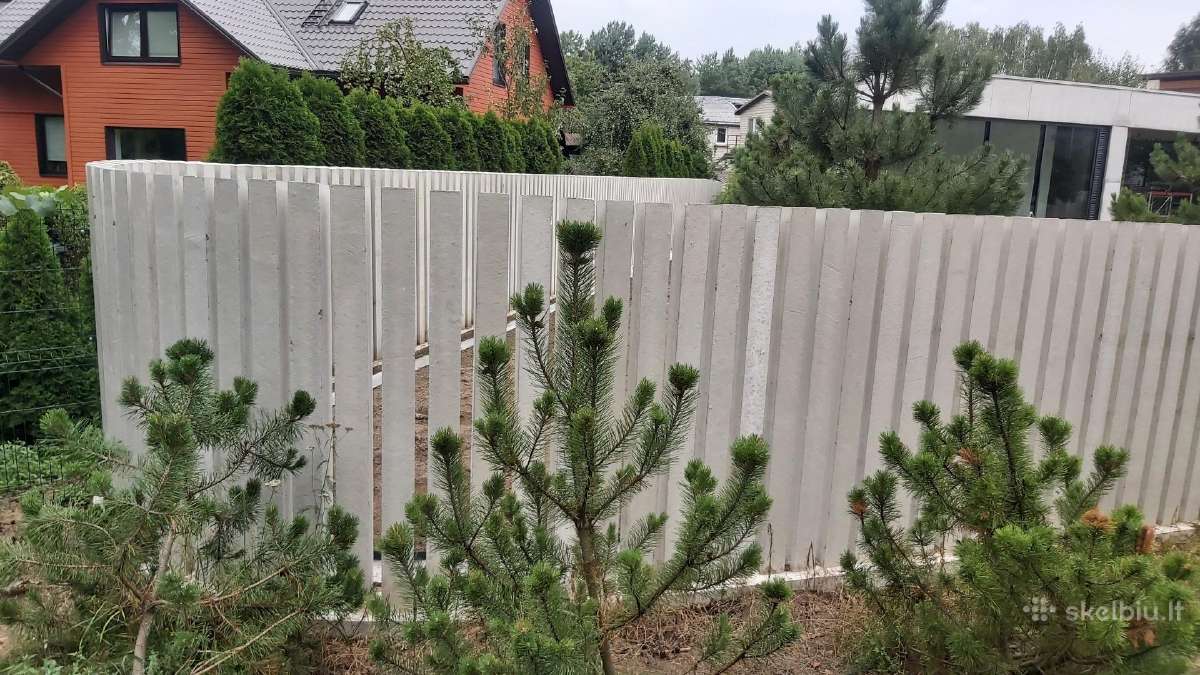 Tvoros stulpas betono šukinė tvora - nuotraukos Nr. 2