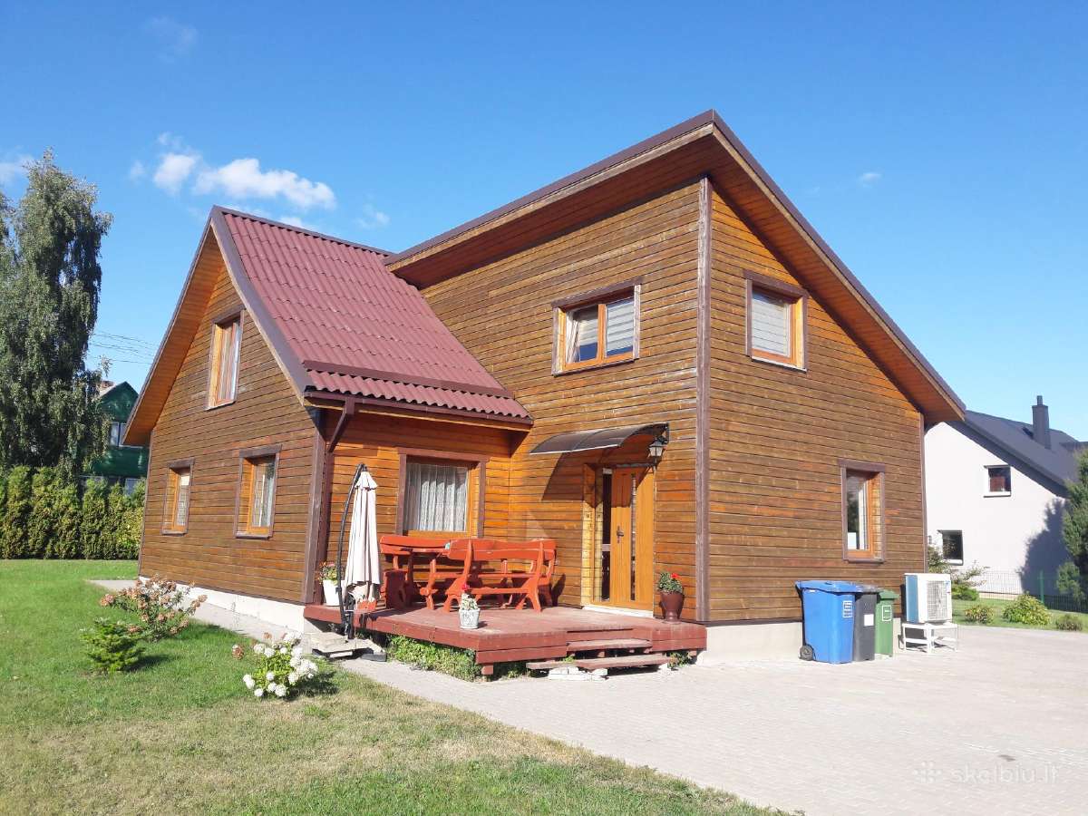 Mediniu ir tinkuotu namu dažymas, stogu dažymas