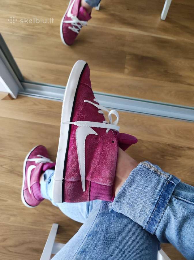 Dėvėti ryškiai rožiniai Nike Match Mid Sneakers