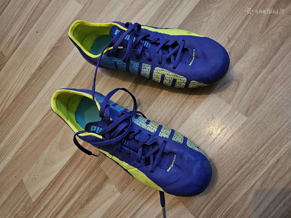 Moteriški futbolo bateliai „puma“