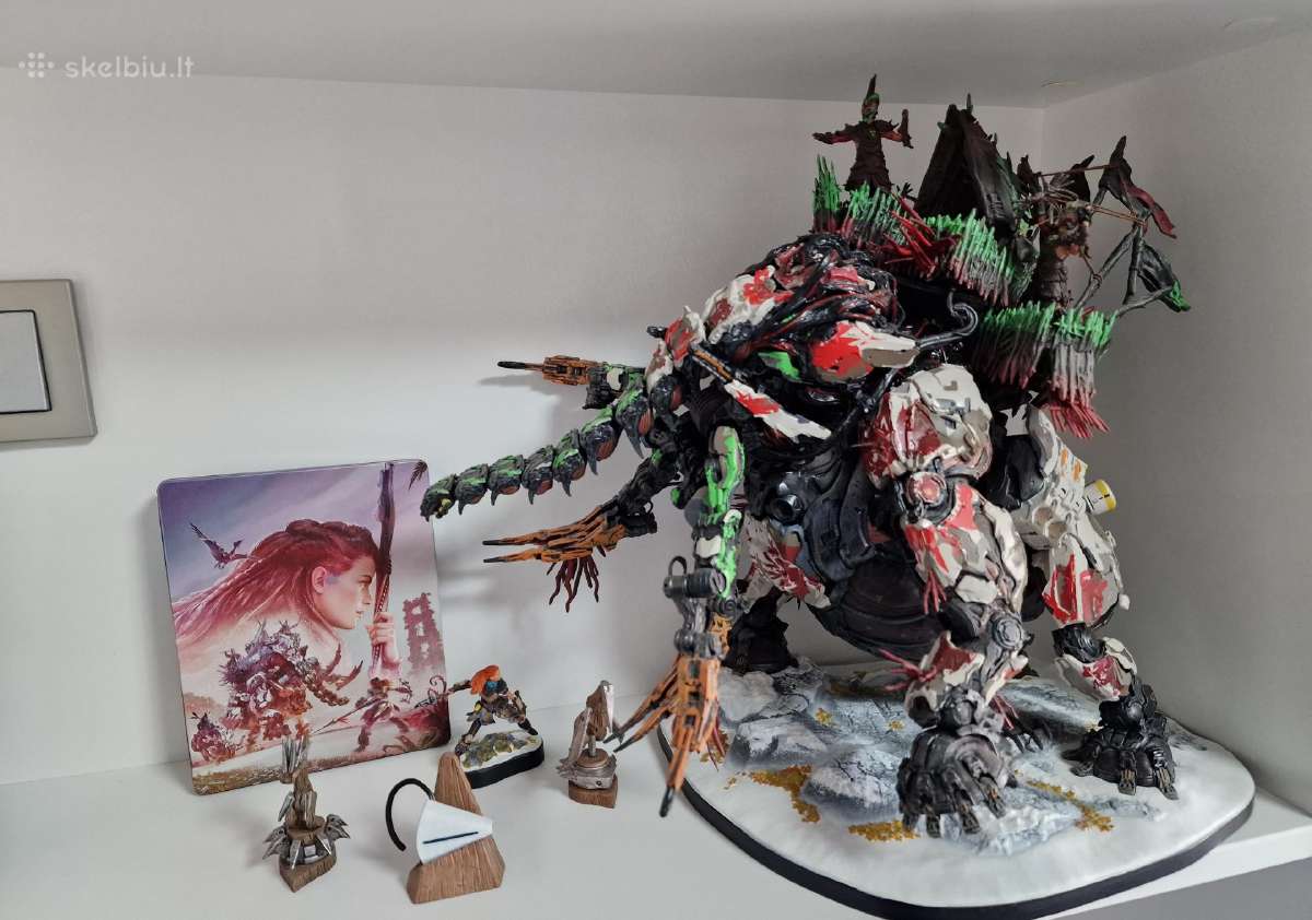 Playstation/xbox CE eddition, statuleles, figures