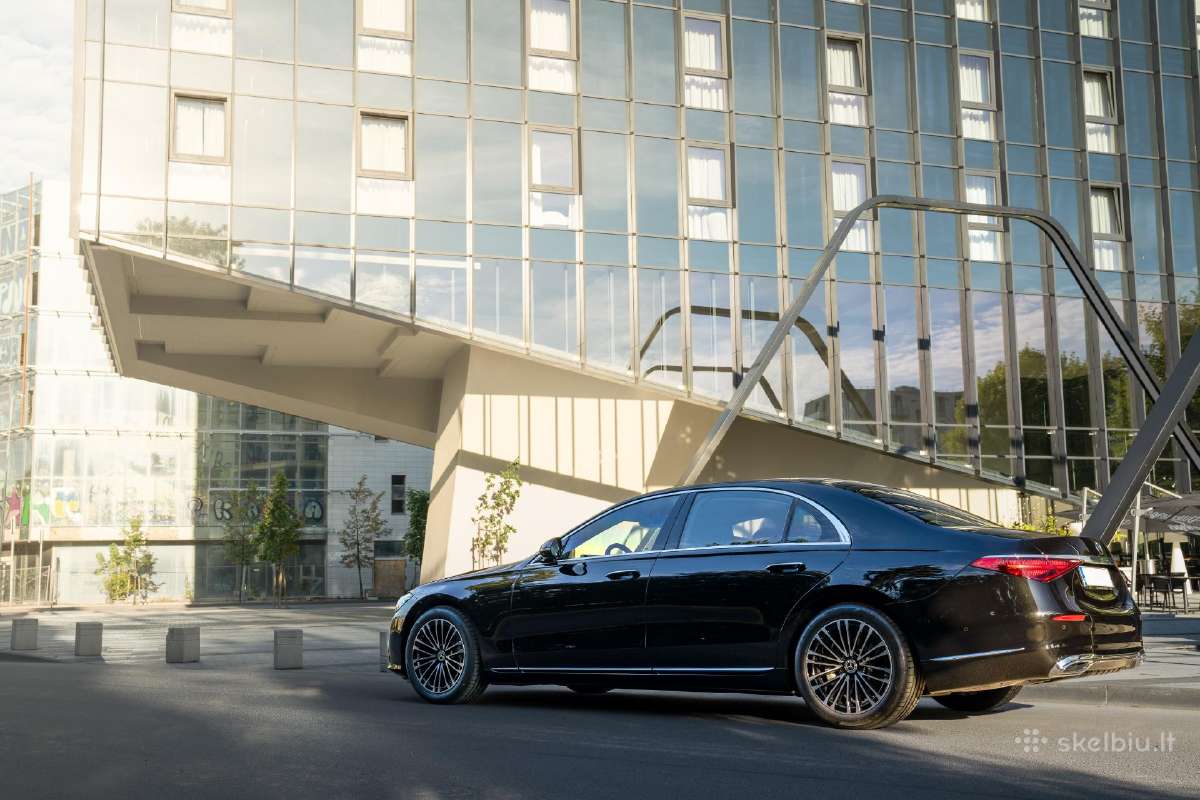 Prabangių automobilių nuoma su vairuotoju - nuotraukos Nr. 9