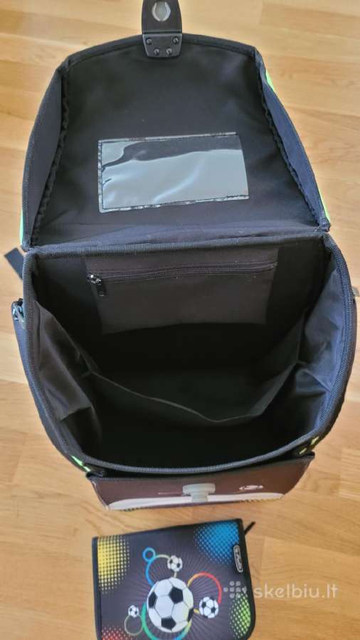 Parduodama ergonomiśka mokyklinė kuprinė