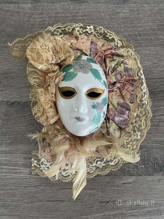 Porcelianinė vintažinė kaukė