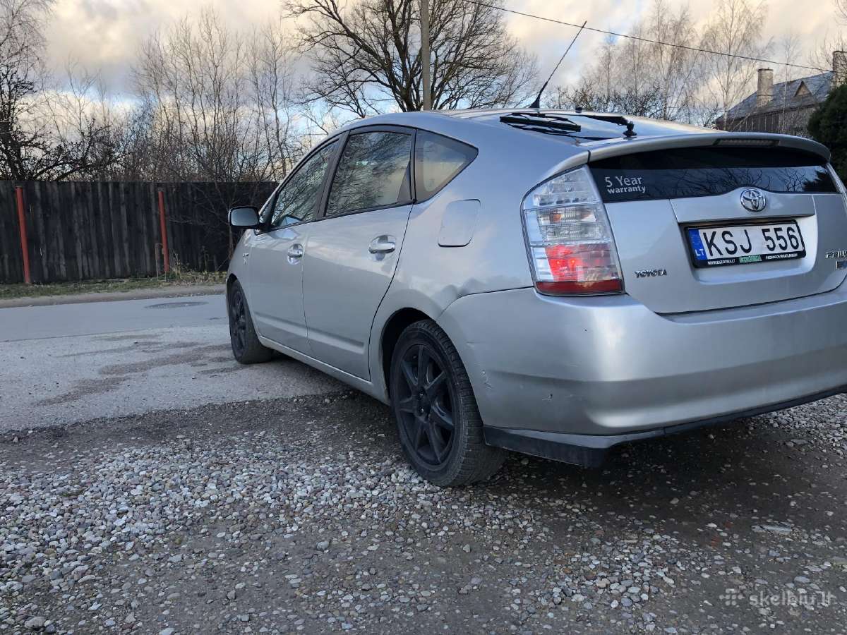Automobilio Toyota Prius nuoma su Dujom 100 - nuotraukos Nr. 4