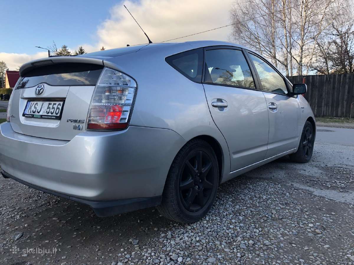 Automobilio Toyota Prius nuoma su Dujom 100 - nuotraukos Nr. 8