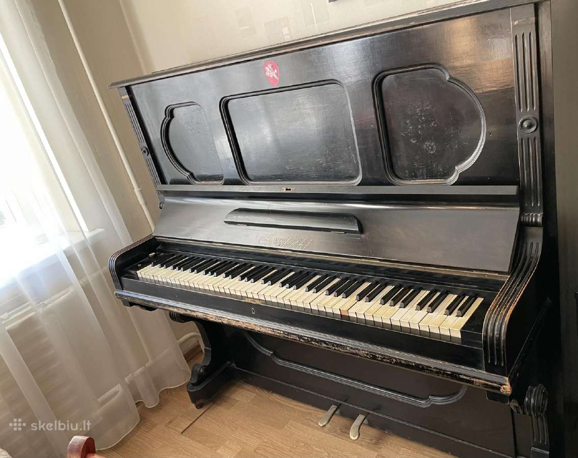 Antikvarinis pianinas,nesuderintas,išsivežti patie
