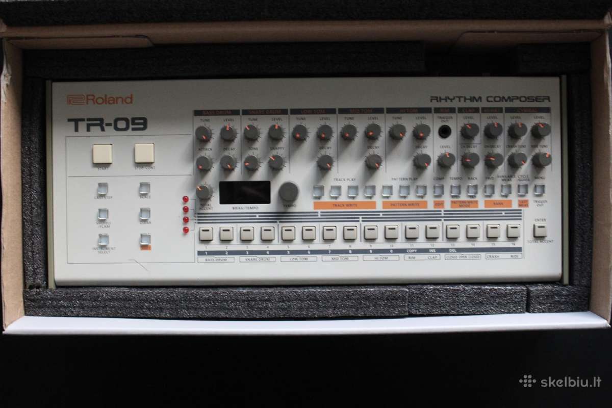 Roland Tr-09 Rhythm Composer + Stagg kabelis 6m