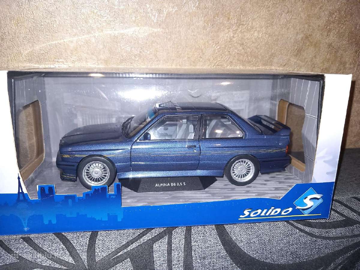 Bmw 1/18