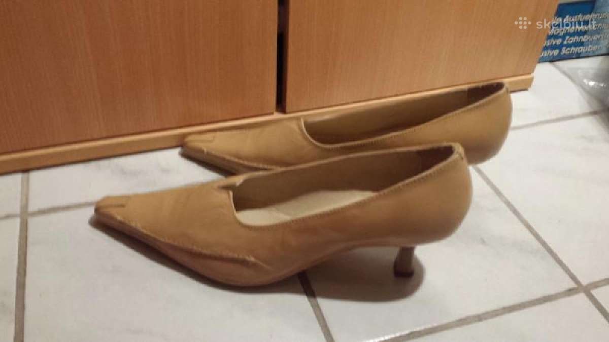 Claudia Tollini aukstakulniai bateliai.40 dydzio.