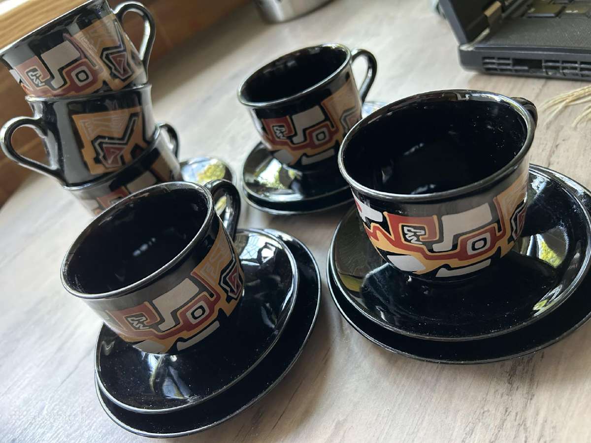 Arcoroc mini kavos puodeliai ir lėkštutės