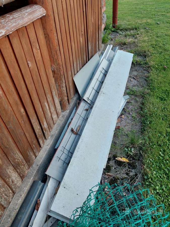 Naudotos palangės ir angokraščiai, šulinio dangtis