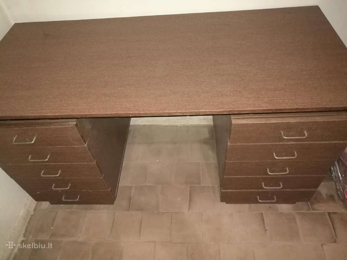 Parduodu naudotą rašomą stalą, kitus stalus