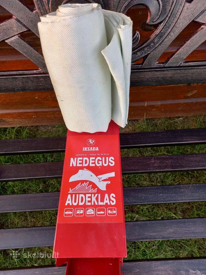 Nedegus stiklo pluošto audeklas 1,5x2.0 m