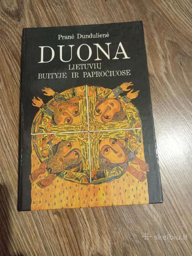 Knyga apie duonos papročius.