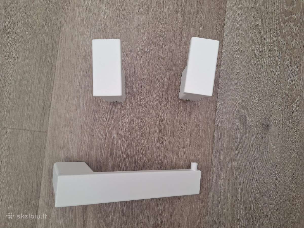 Baltos spalvos vonios aksesuarai